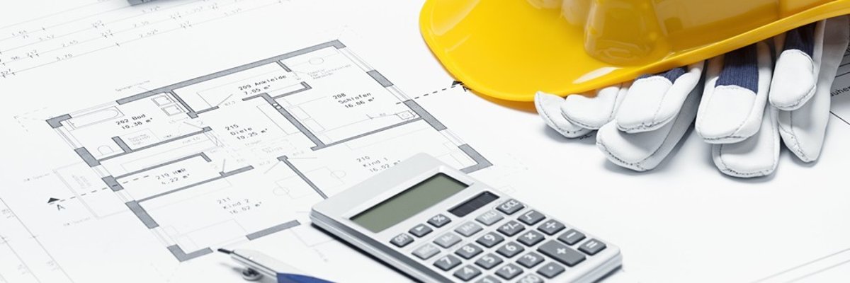 Pläne, Bauhelm, Taschenrechner, Zirkel, Handschuhe, Wasserwaage